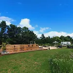 Fuer 2 Personen Mit Eigenem Bad Und Kueche Gračac