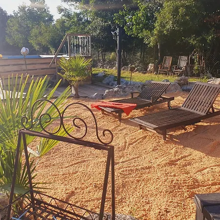 Fuer 2 Personen Mit Eigenem Bad Und Kueche * Gracac (Zadar)